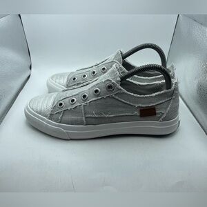 Blowfish Malibu womens silver slip on Sneakers size 8